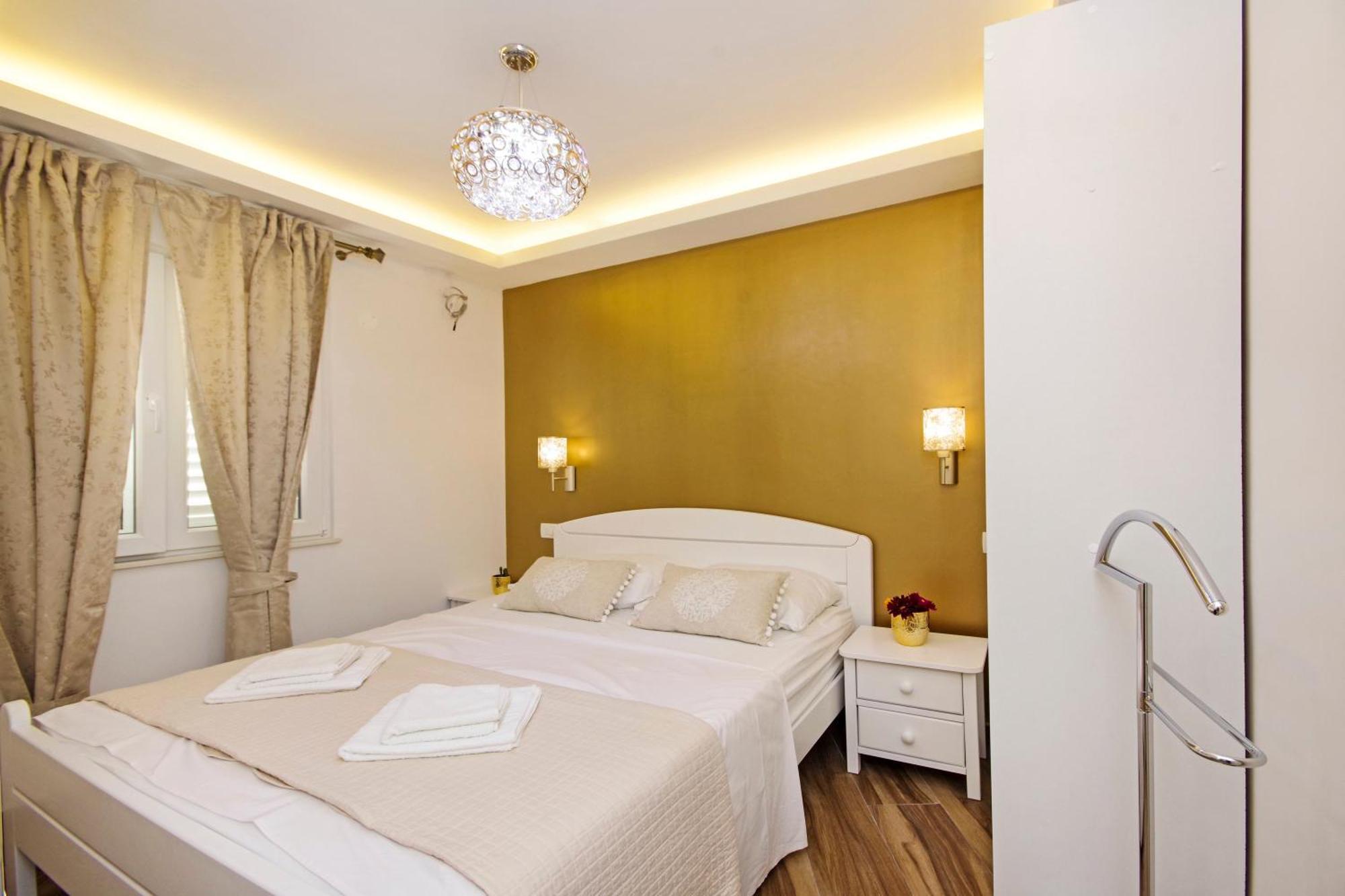 Apartments Roma Baska Voda Bagian luar foto