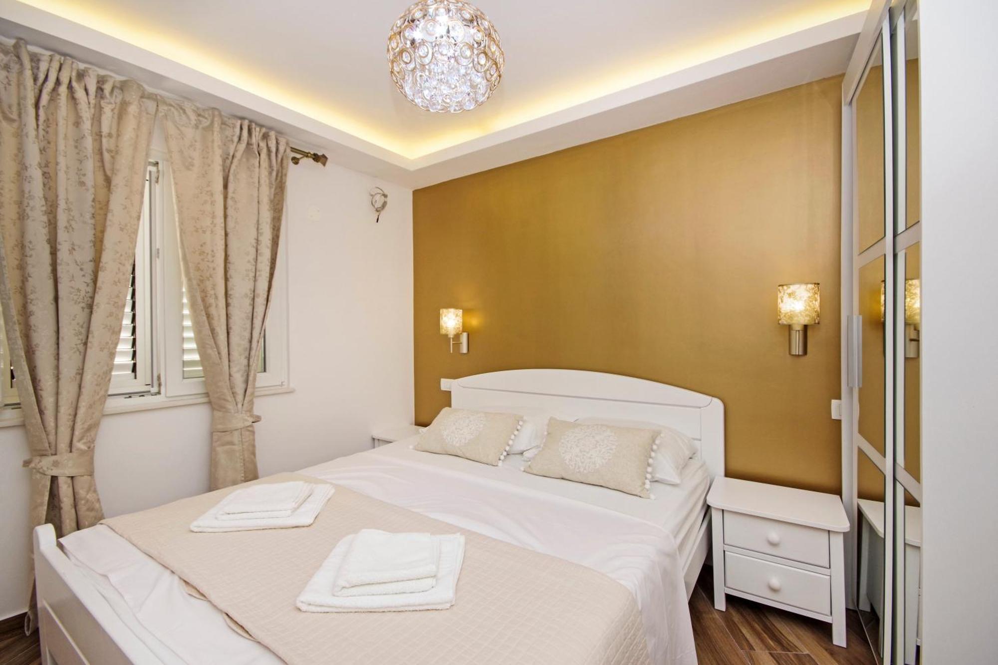 Apartments Roma Baska Voda Bagian luar foto