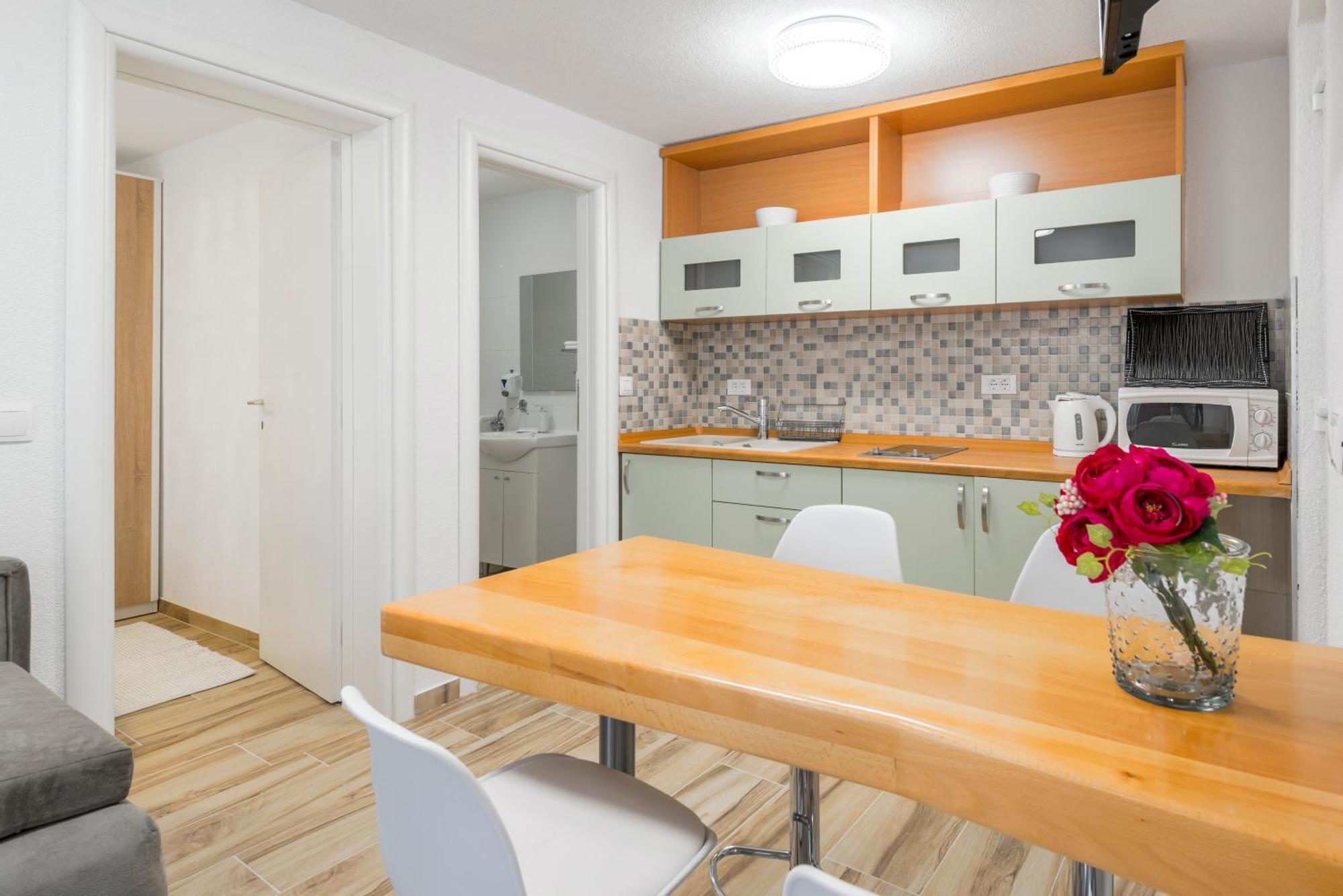 Apartments Roma Baska Voda Bagian luar foto