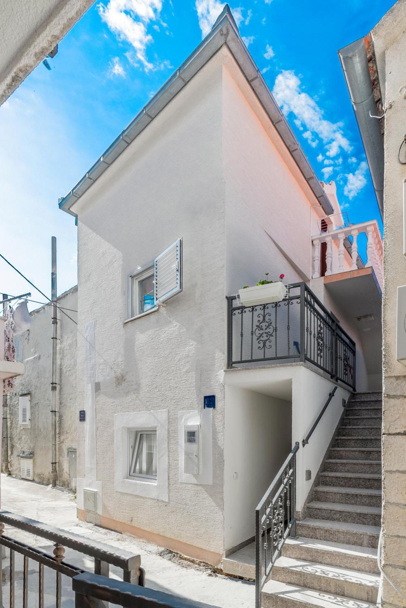 Apartments Roma Baska Voda Bagian luar foto