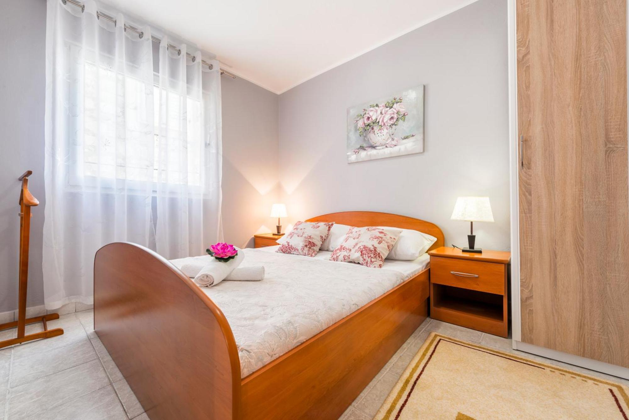 Apartments Roma Baska Voda Bagian luar foto
